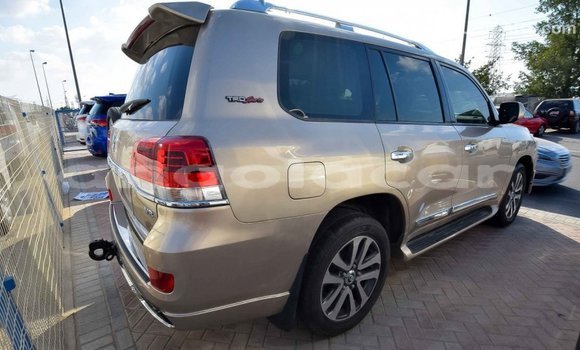 Comprar Importar Toyota Land Cruiser Outro Carro em Import - Dubai em Bengo Province Comprar Importar Toyota Land Cruiser Outro Carro em Import - Dubai em Bengo Province