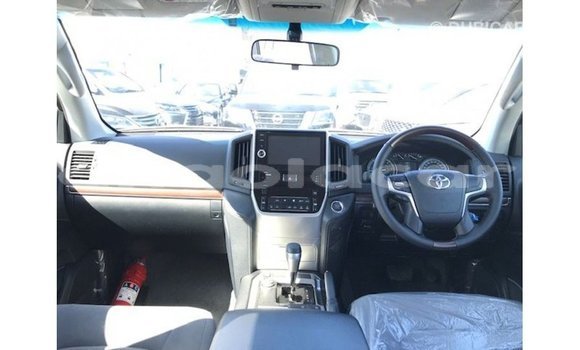 Acheter Import Voiture Toyota Land Cruiser Blanc à Import - Dubai, Province de Bengo Acheter Import Voiture Toyota Land Cruiser Blanc à Import - Dubai, Province de Bengo