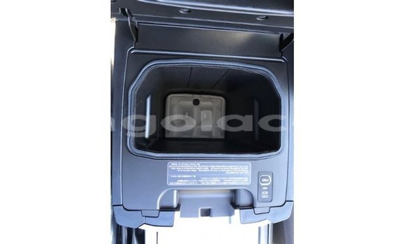 Acheter Import Voiture Toyota Land Cruiser Blanc à Import - Dubai, Province de Bengo Acheter Import Voiture Toyota Land Cruiser Blanc à Import - Dubai, Province de Bengo