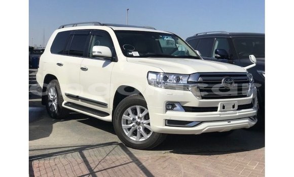 Comprar Importar Toyota Land Cruiser Branco Carro em Import - Dubai em Bengo Province Comprar Importar Toyota Land Cruiser Branco Carro em Import - Dubai em Bengo Province