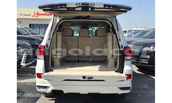 Comprar Importar Toyota Land Cruiser Branco Carro em Import - Dubai em Bengo Province Comprar Importar Toyota Land Cruiser Branco Carro em Import - Dubai em Bengo Province