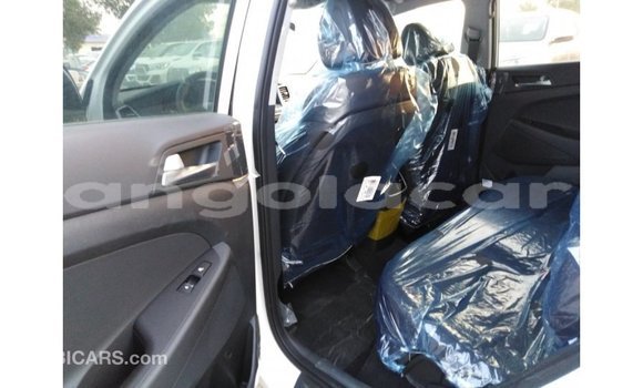 Comprar Importar Hyundai Tucson Branco Carro em Import - Dubai em Bengo Province Comprar Importar Hyundai Tucson Branco Carro em Import - Dubai em Bengo Province