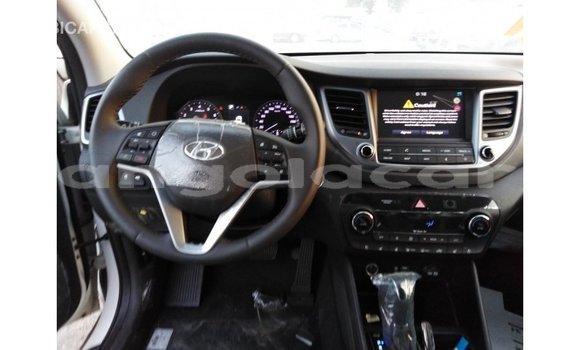 Comprar Importar Hyundai Tucson Branco Carro em Import - Dubai em Bengo Province Comprar Importar Hyundai Tucson Branco Carro em Import - Dubai em Bengo Province