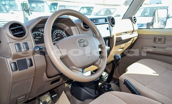 Comprar Importar Toyota Land Cruiser Bege Carro em Import - Dubai em Bengo Province Comprar Importar Toyota Land Cruiser Bege Carro em Import - Dubai em Bengo Province