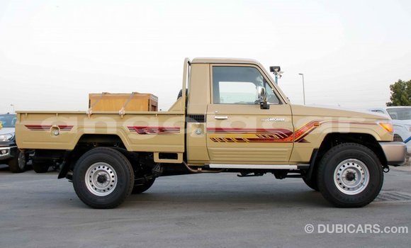 Acheter Import Voiture Toyota Land Cruiser Beige à Import - Dubai, Province de Bengo Acheter Import Voiture Toyota Land Cruiser Beige à Import - Dubai, Province de Bengo