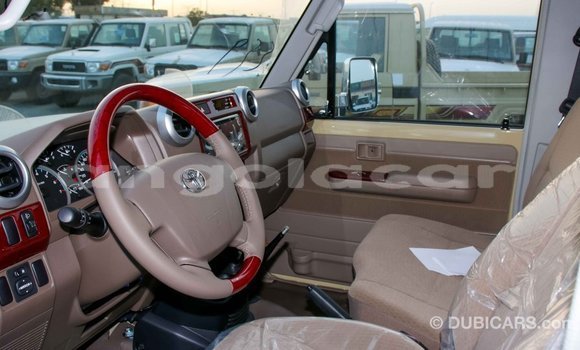 Acheter Import Voiture Toyota Land Cruiser Beige à Import - Dubai, Province de Bengo Acheter Import Voiture Toyota Land Cruiser Beige à Import - Dubai, Province de Bengo