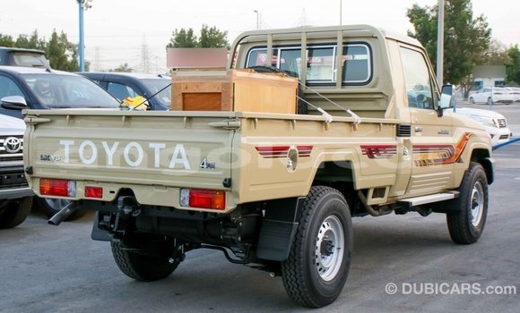 Acheter Import Voiture Toyota Land Cruiser Beige à Import - Dubai, Province de Bengo Acheter Import Voiture Toyota Land Cruiser Beige à Import - Dubai, Province de Bengo