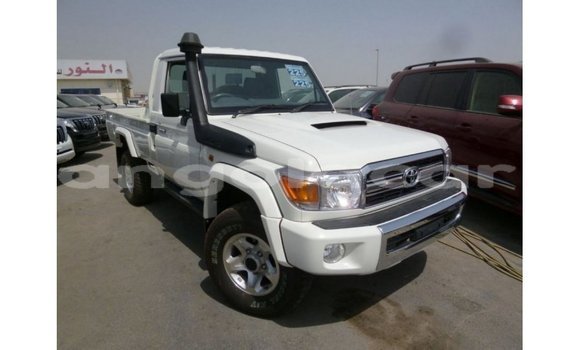 Comprar Importar Toyota Land Cruiser Branco Carro em Import - Dubai em Bengo Province Comprar Importar Toyota Land Cruiser Branco Carro em Import - Dubai em Bengo Province