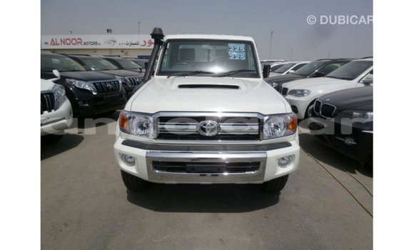 Comprar Importar Toyota Land Cruiser Branco Carro em Import - Dubai em Bengo Province Comprar Importar Toyota Land Cruiser Branco Carro em Import - Dubai em Bengo Province