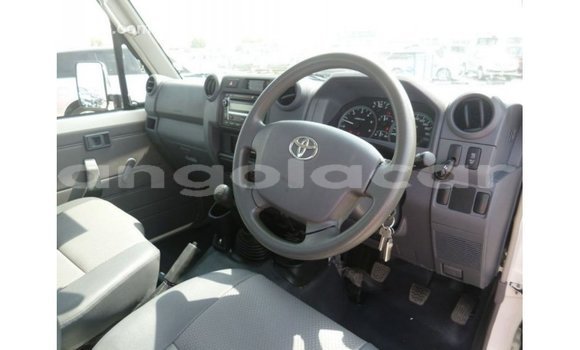 Comprar Importar Toyota Land Cruiser Branco Carro em Import - Dubai em Bengo Province Comprar Importar Toyota Land Cruiser Branco Carro em Import - Dubai em Bengo Province