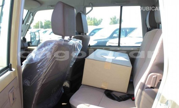 Acheter Import Voiture Toyota Land Cruiser Beige à Import - Dubai, Province de Bengo Acheter Import Voiture Toyota Land Cruiser Beige à Import - Dubai, Province de Bengo