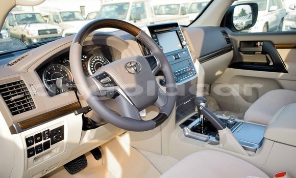 Buy Import Toyota Land Cruiser White Car in Import - Dubai in Bengo Province Buy Import Toyota Land Cruiser White Car in Import - Dubai in Bengo Province