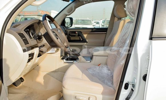 Buy Import Toyota Land Cruiser White Car in Import - Dubai in Bengo Province Buy Import Toyota Land Cruiser White Car in Import - Dubai in Bengo Province