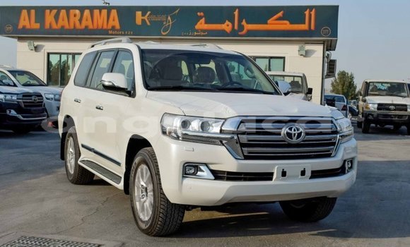 Acheter Import Voiture Toyota Land Cruiser Blanc à Import - Dubai, Province de Bengo Acheter Import Voiture Toyota Land Cruiser Blanc à Import - Dubai, Province de Bengo
