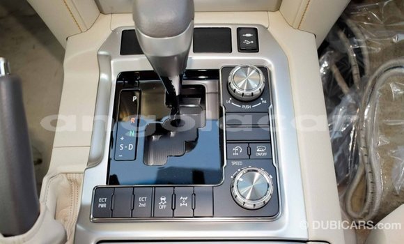 Acheter Import Voiture Toyota Land Cruiser Blanc à Import - Dubai, Province de Bengo Acheter Import Voiture Toyota Land Cruiser Blanc à Import - Dubai, Province de Bengo