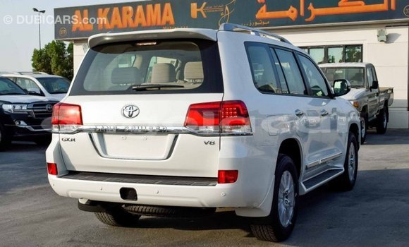 Acheter Import Voiture Toyota Land Cruiser Blanc à Import - Dubai, Province de Bengo Acheter Import Voiture Toyota Land Cruiser Blanc à Import - Dubai, Province de Bengo