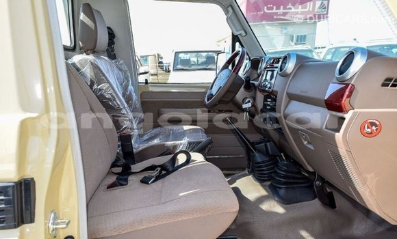 Comprar Importar Toyota Land Cruiser Bege Carro em Import - Dubai em Bengo Province Comprar Importar Toyota Land Cruiser Bege Carro em Import - Dubai em Bengo Province