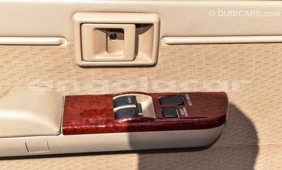 Comprar Importar Toyota Land Cruiser Bege Carro em Import - Dubai em Bengo Province Comprar Importar Toyota Land Cruiser Bege Carro em Import - Dubai em Bengo Province