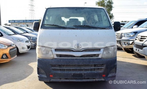 Comprar Importar Toyota Hiace Branco Carro em Import - Dubai em Bengo Province Comprar Importar Toyota Hiace Branco Carro em Import - Dubai em Bengo Province