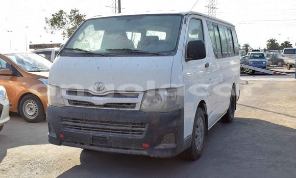Comprar Importar Toyota Hiace Branco Carro em Import - Dubai em Bengo Province Comprar Importar Toyota Hiace Branco Carro em Import - Dubai em Bengo Province