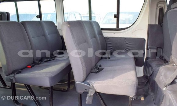 Comprar Importar Toyota Hiace Branco Carro em Import - Dubai em Bengo Province Comprar Importar Toyota Hiace Branco Carro em Import - Dubai em Bengo Province