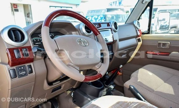Acheter Import Voiture Toyota Land Cruiser Beige à Import - Dubai, Province de Bengo Acheter Import Voiture Toyota Land Cruiser Beige à Import - Dubai, Province de Bengo