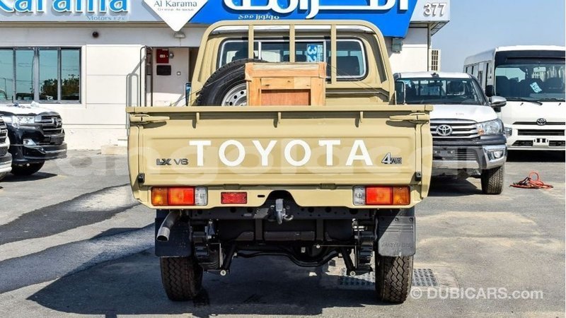 Big with watermark toyota land cruiser bengo province import dubai 6897