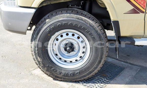 Acheter Import Voiture Toyota Land Cruiser Beige à Import - Dubai, Province de Bengo Acheter Import Voiture Toyota Land Cruiser Beige à Import - Dubai, Province de Bengo