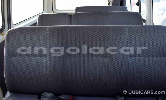 Comprar Importar Toyota Hiace Branco Carro em Import - Dubai em Bengo Province Comprar Importar Toyota Hiace Branco Carro em Import - Dubai em Bengo Province