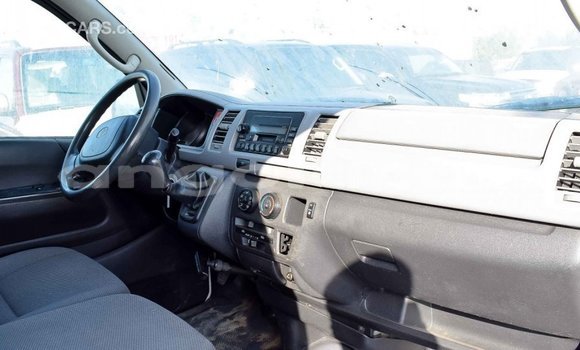 Comprar Importar Toyota Hiace Branco Carro em Import - Dubai em Bengo Province Comprar Importar Toyota Hiace Branco Carro em Import - Dubai em Bengo Province