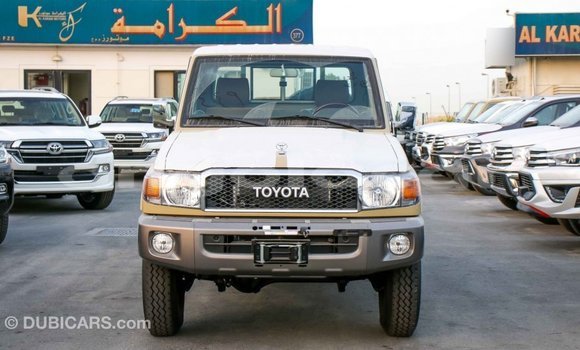 Acheter Import Voiture Toyota Land Cruiser Beige à Import - Dubai, Province de Bengo Acheter Import Voiture Toyota Land Cruiser Beige à Import - Dubai, Province de Bengo