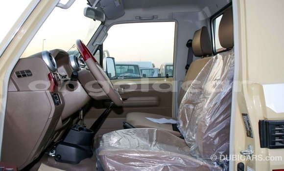 Acheter Import Voiture Toyota Land Cruiser Beige à Import - Dubai, Province de Bengo Acheter Import Voiture Toyota Land Cruiser Beige à Import - Dubai, Province de Bengo
