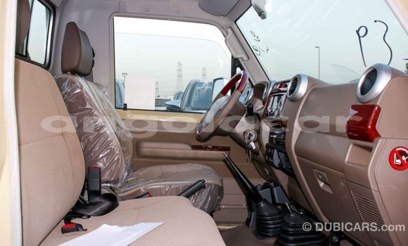 Acheter Import Voiture Toyota Land Cruiser Beige à Import - Dubai, Province de Bengo Acheter Import Voiture Toyota Land Cruiser Beige à Import - Dubai, Province de Bengo