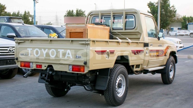 Big with watermark toyota land cruiser bengo province import dubai 6900