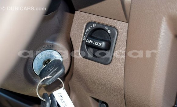 Comprar Importar Toyota Land Cruiser Bege Carro em Import - Dubai em Bengo Province Comprar Importar Toyota Land Cruiser Bege Carro em Import - Dubai em Bengo Province