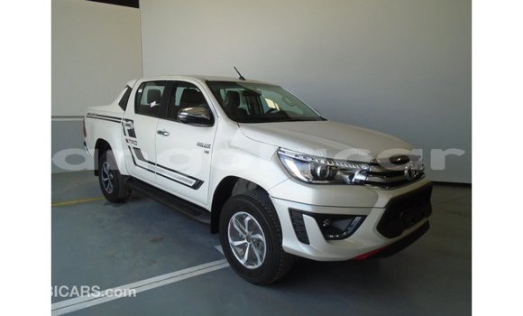 Comprar Importar Toyota Hilux Branco Carro em Import - Dubai em Bengo Province Comprar Importar Toyota Hilux Branco Carro em Import - Dubai em Bengo Province