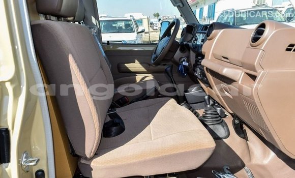 Acheter Import Voiture Toyota Land Cruiser Beige à Import - Dubai, Province de Bengo Acheter Import Voiture Toyota Land Cruiser Beige à Import - Dubai, Province de Bengo
