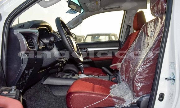 Buy Import Toyota Hilux White Car in Import - Dubai in Bengo Province Buy Import Toyota Hilux White Car in Import - Dubai in Bengo Province