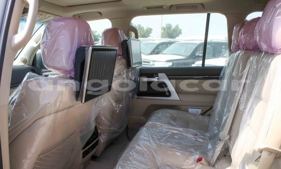 Buy Import Toyota Land Cruiser White Car in Import - Dubai in Bengo Province Buy Import Toyota Land Cruiser White Car in Import - Dubai in Bengo Province