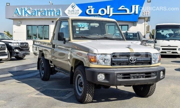 Acheter Import Voiture Toyota Land Cruiser Beige à Import - Dubai, Province de Bengo Acheter Import Voiture Toyota Land Cruiser Beige à Import - Dubai, Province de Bengo