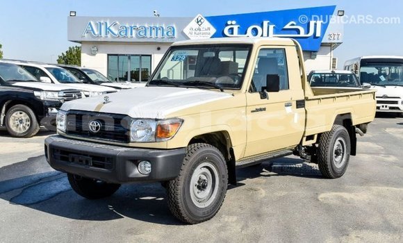 Acheter Import Voiture Toyota Land Cruiser Beige à Import - Dubai, Province de Bengo Acheter Import Voiture Toyota Land Cruiser Beige à Import - Dubai, Province de Bengo