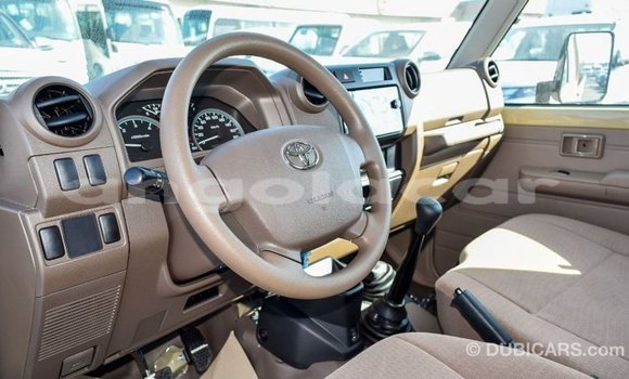 Acheter Import Voiture Toyota Land Cruiser Beige à Import - Dubai, Province de Bengo Acheter Import Voiture Toyota Land Cruiser Beige à Import - Dubai, Province de Bengo