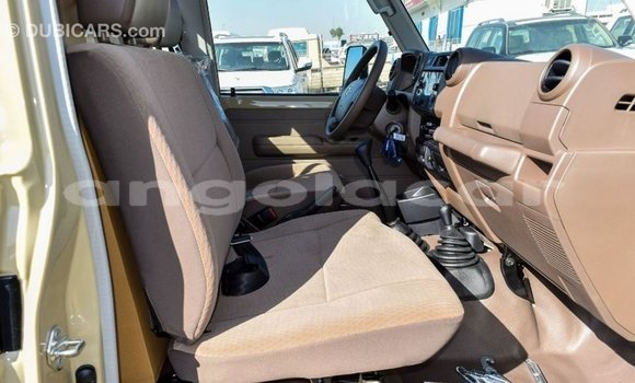 Acheter Import Voiture Toyota Land Cruiser Beige à Import - Dubai, Province de Bengo Acheter Import Voiture Toyota Land Cruiser Beige à Import - Dubai, Province de Bengo
