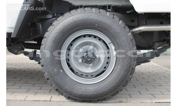 Comprar Importar Toyota Land Cruiser Branco Carro em Import - Dubai em Bengo Province Comprar Importar Toyota Land Cruiser Branco Carro em Import - Dubai em Bengo Province
