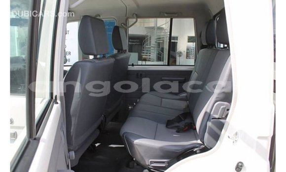 Comprar Importar Toyota Land Cruiser Branco Carro em Import - Dubai em Bengo Province Comprar Importar Toyota Land Cruiser Branco Carro em Import - Dubai em Bengo Province