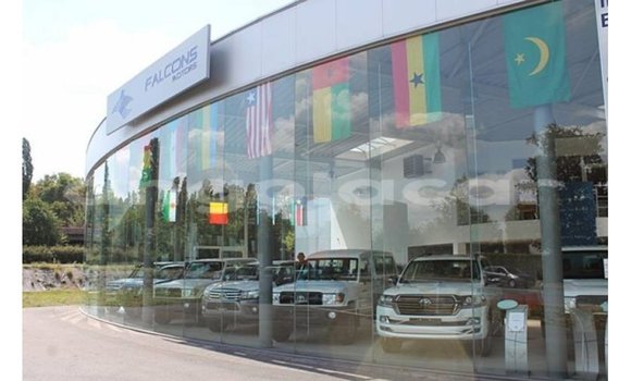 Comprar Importar Toyota Land Cruiser Branco Carro em Import - Dubai em Bengo Province Comprar Importar Toyota Land Cruiser Branco Carro em Import - Dubai em Bengo Province