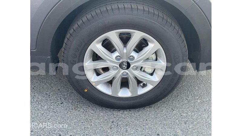 Big with watermark hyundai creta bengo province import dubai 6937