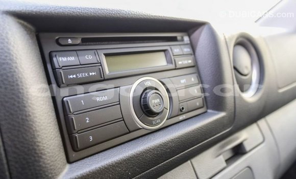 Comprar Importar Nissan Urvan Branco Carro em Import - Dubai em Bengo Province Comprar Importar Nissan Urvan Branco Carro em Import - Dubai em Bengo Province