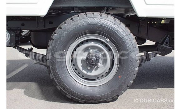 Comprar Importar Toyota Land Cruiser Branco Carro em Import - Dubai em Bengo Province Comprar Importar Toyota Land Cruiser Branco Carro em Import - Dubai em Bengo Province