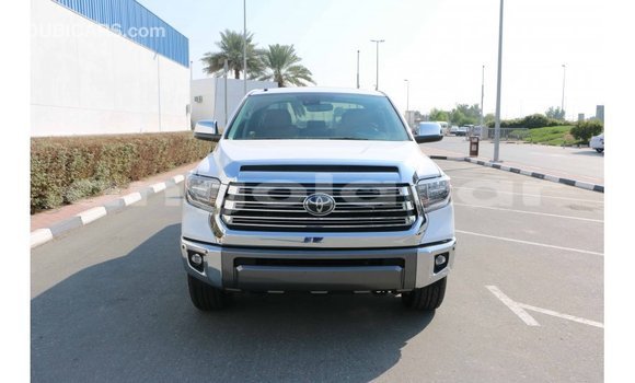 Acheter Import Voiture Toyota Tundra Blanc à Import - Dubai, Province de Bengo Acheter Import Voiture Toyota Tundra Blanc à Import - Dubai, Province de Bengo